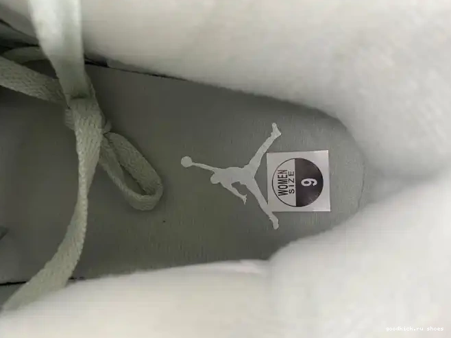Jordan HV0823-003 Seafoam Air 4 (W) 0426